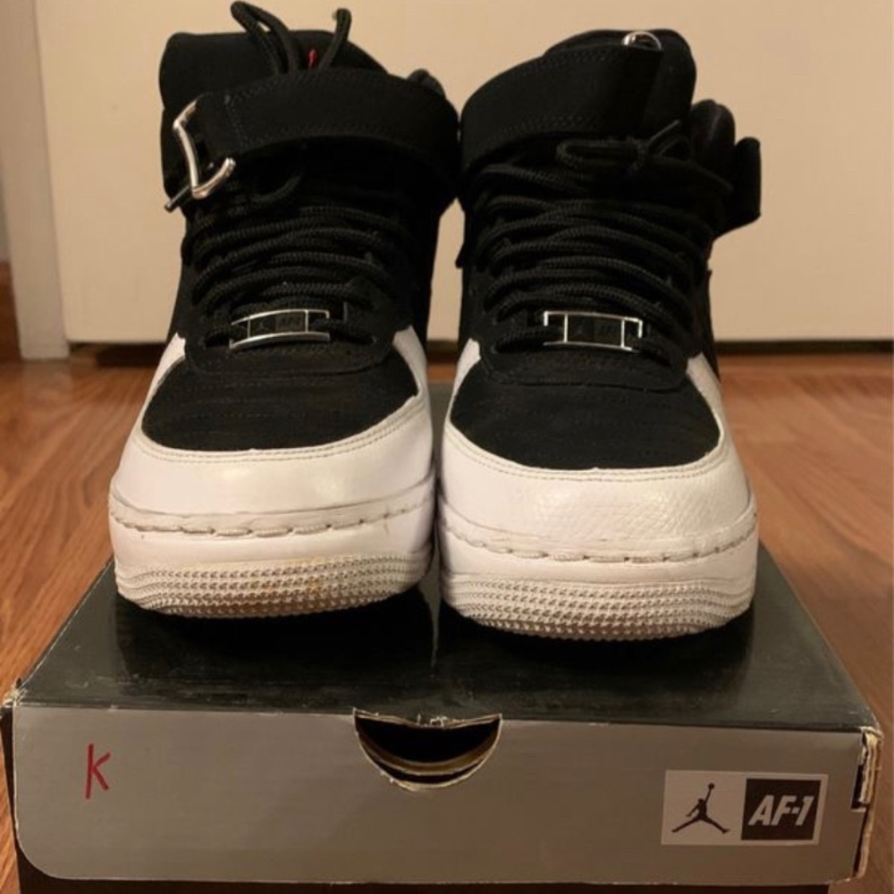 Air Jordan 5y black and white